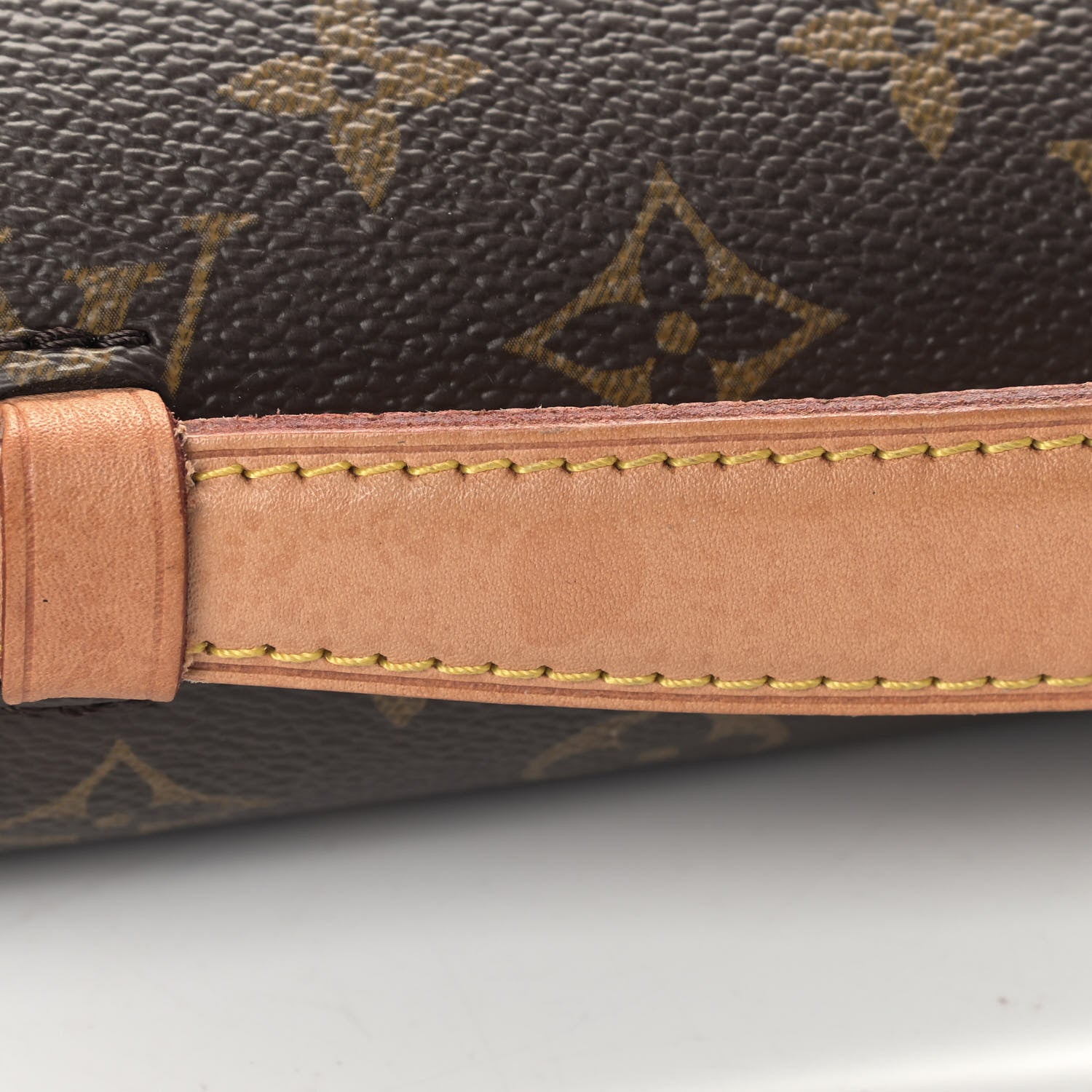 Louis Vuitton Monogram Pochette Metis 9 of 9