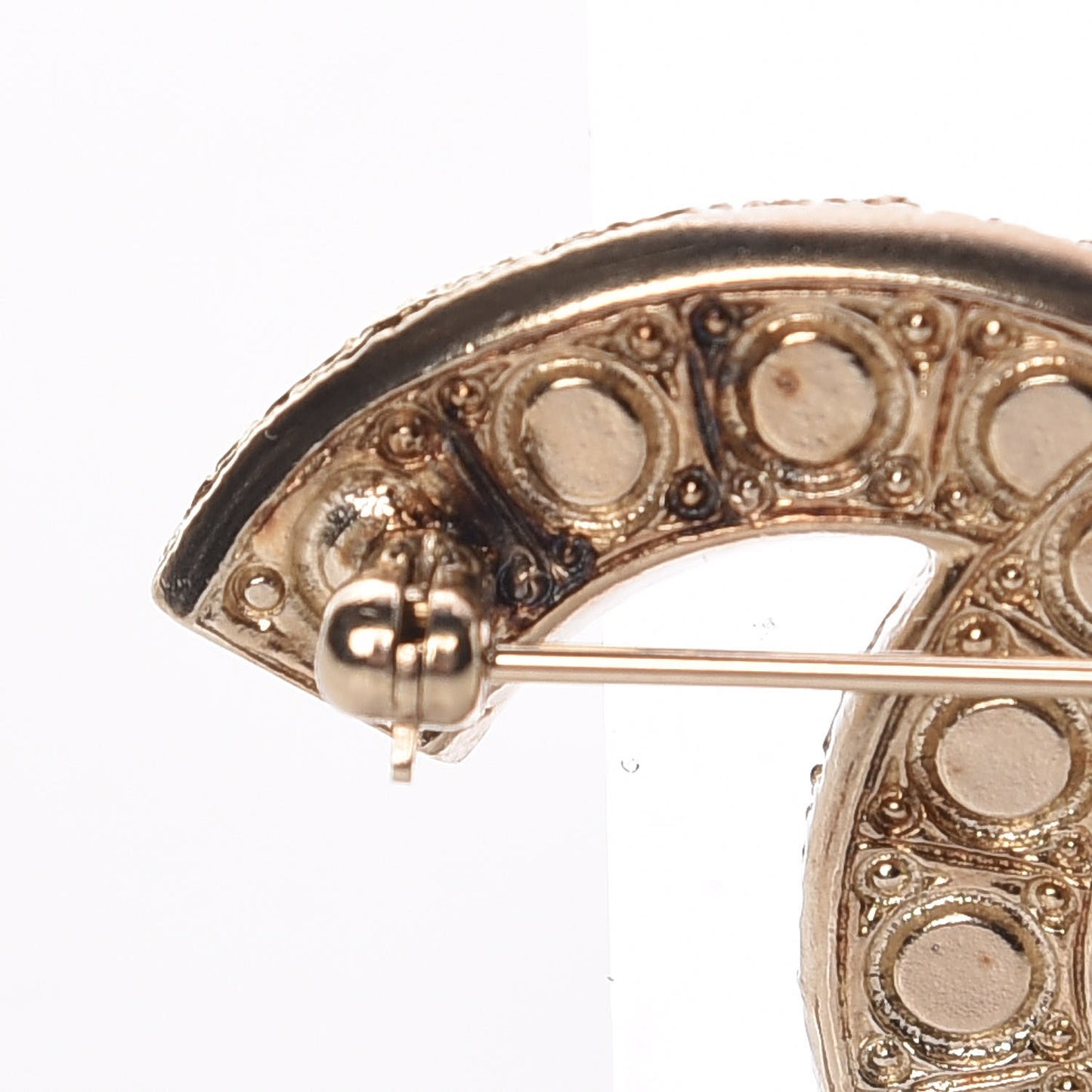 Pearl Crystal CC Brooch Gold