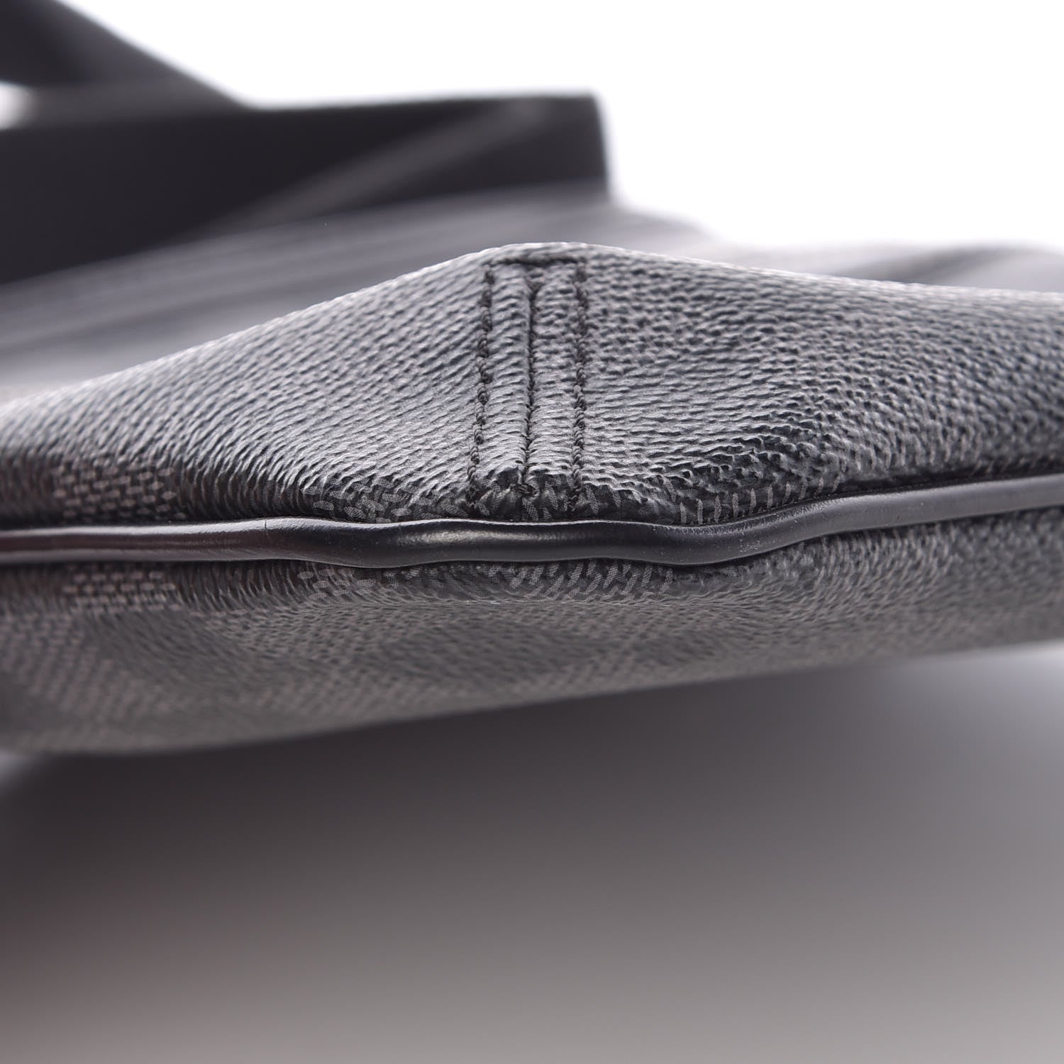 Louis Vuitton Damier Graphite Thomas 10 of 10
