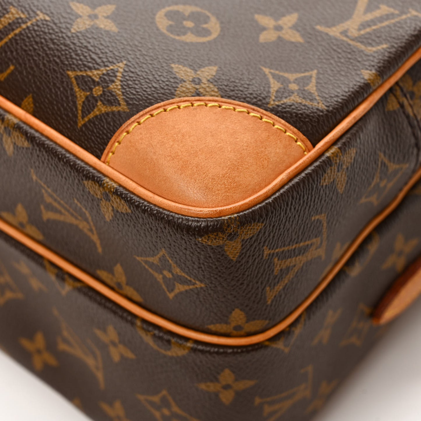 Monogram Nil 28