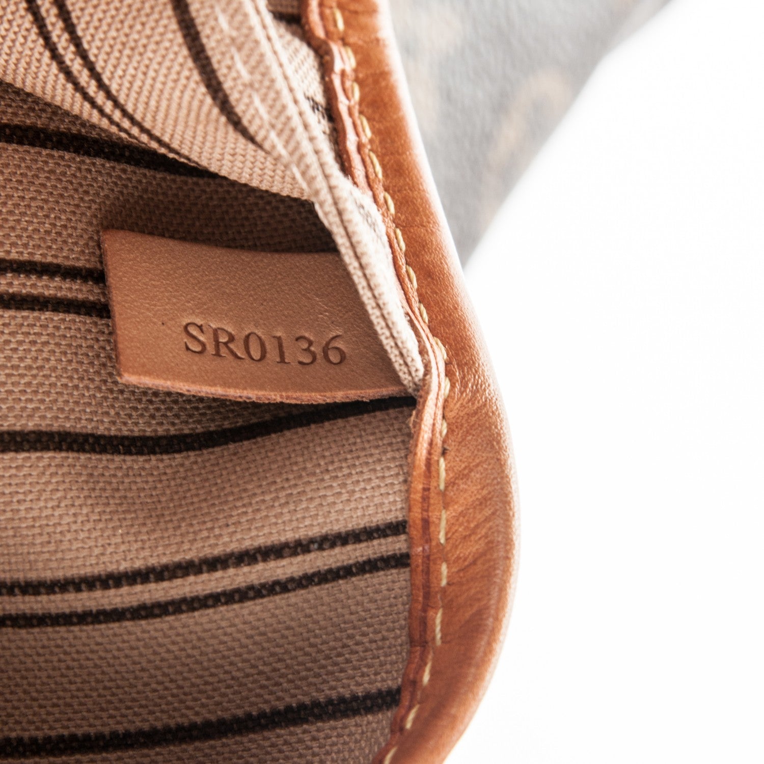 Louis Vuitton Monogram Neverfull MM 6 of 6