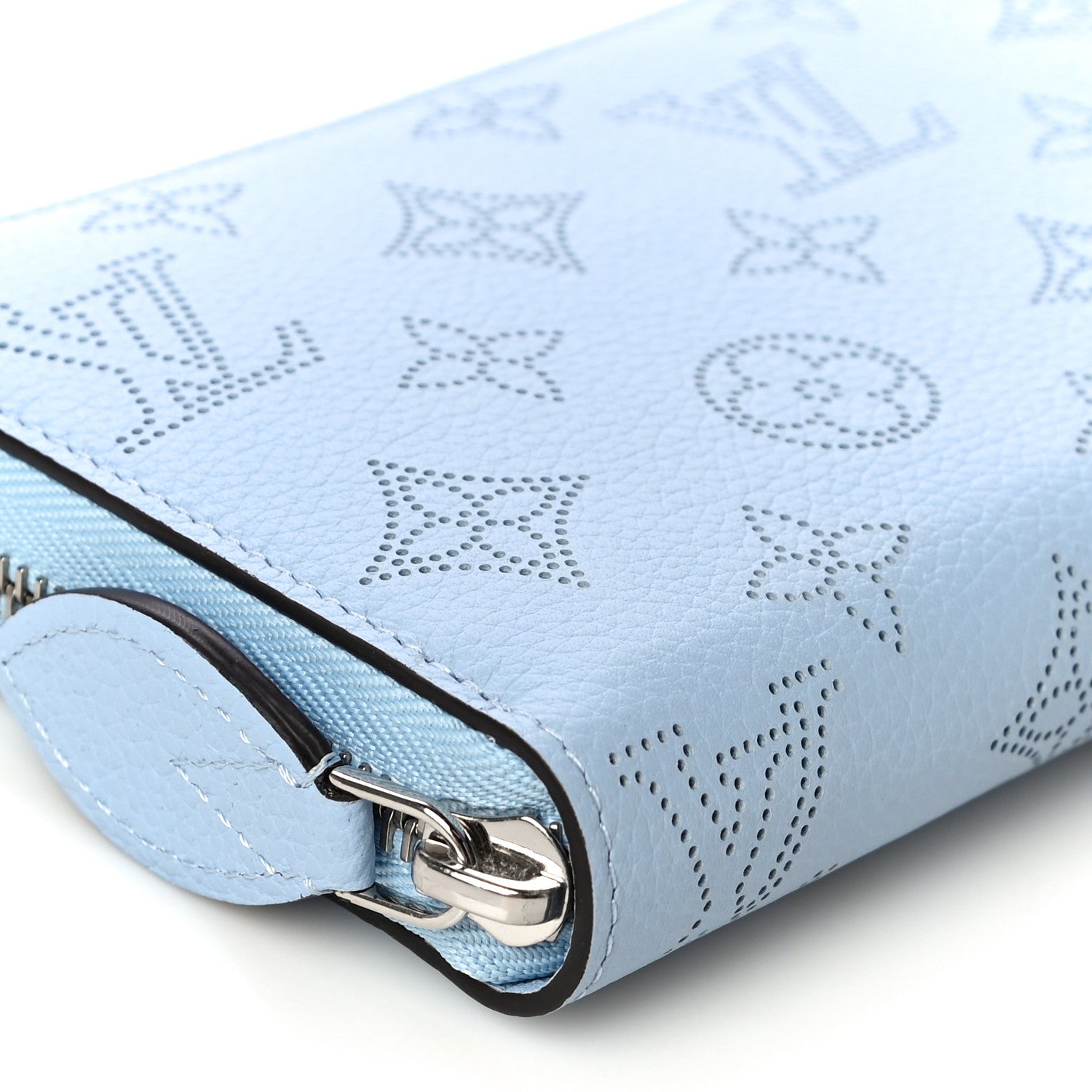 Louis Vuitton Mahina Zippy Wallet Blue Nuage 8 of 10