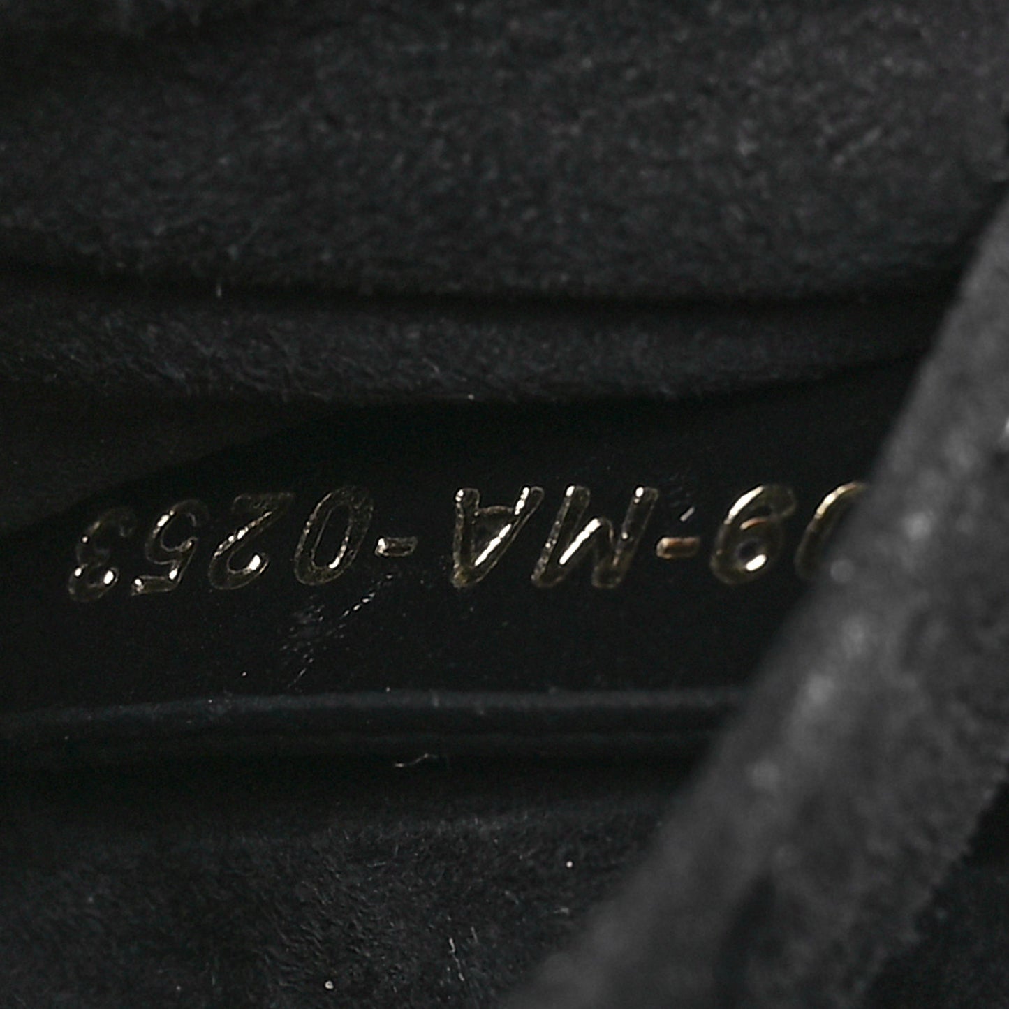 Box Calfskin 30 Montaigne Small Avenue Bag Black