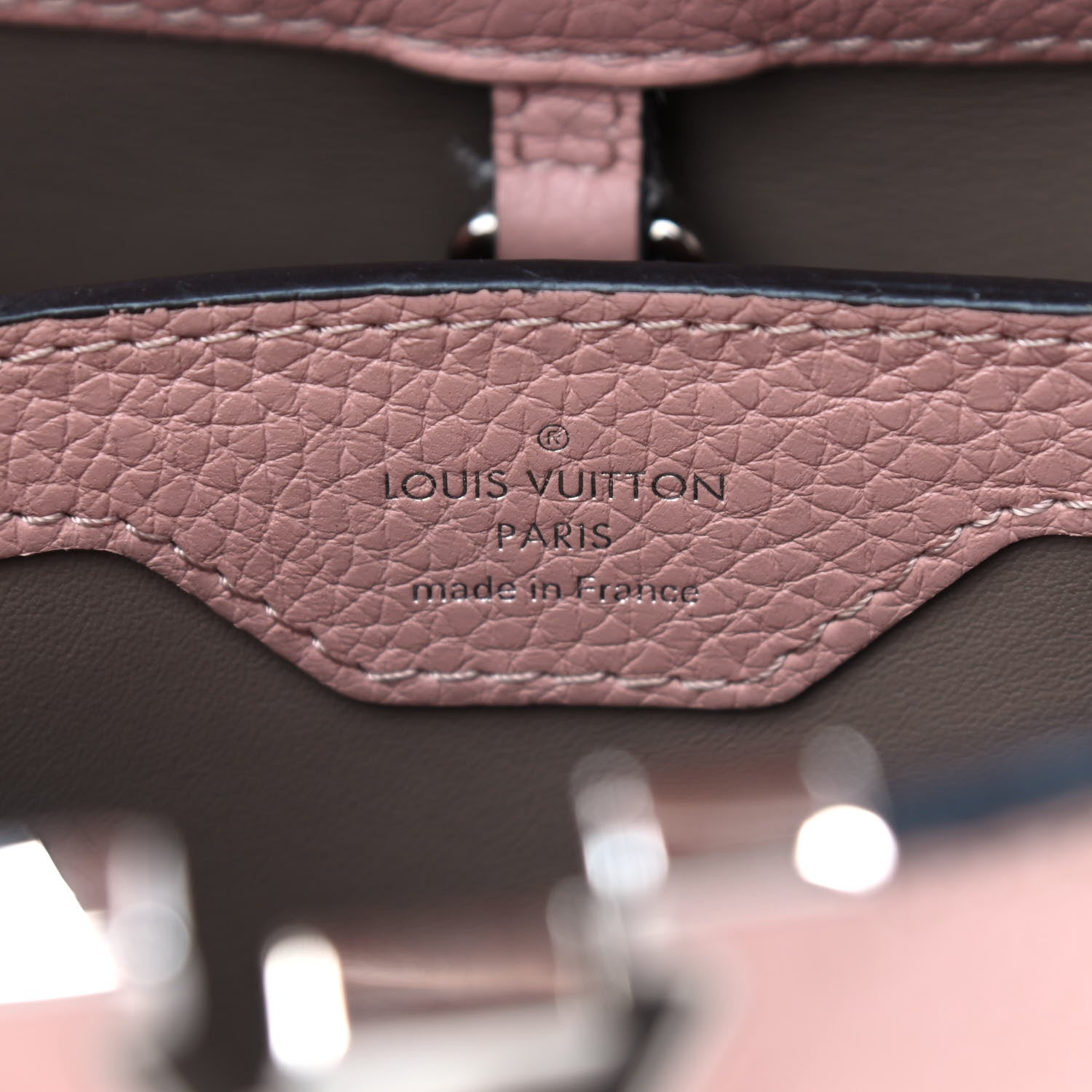 Louis Vuitton Taurillon Capucines BB Magnolia 6 of 16