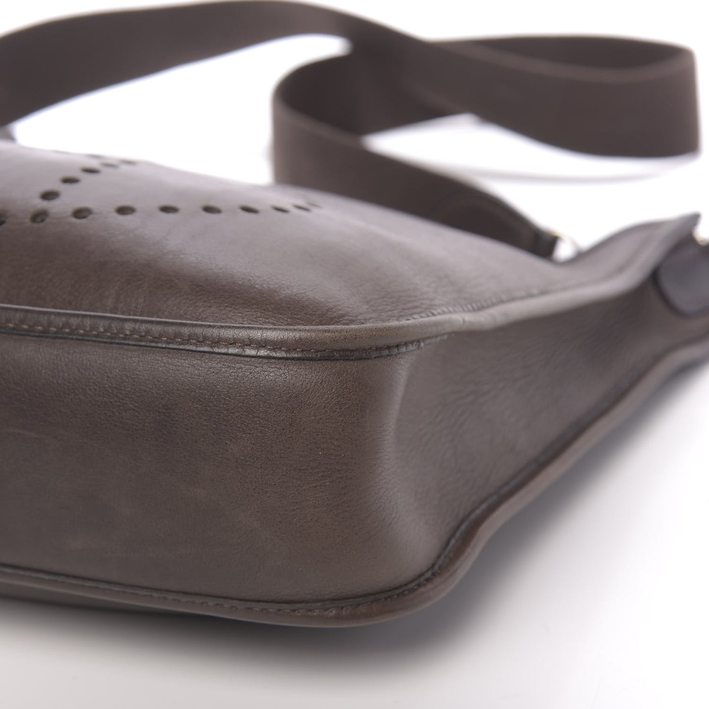 Barenia Evelyne PM Ebene