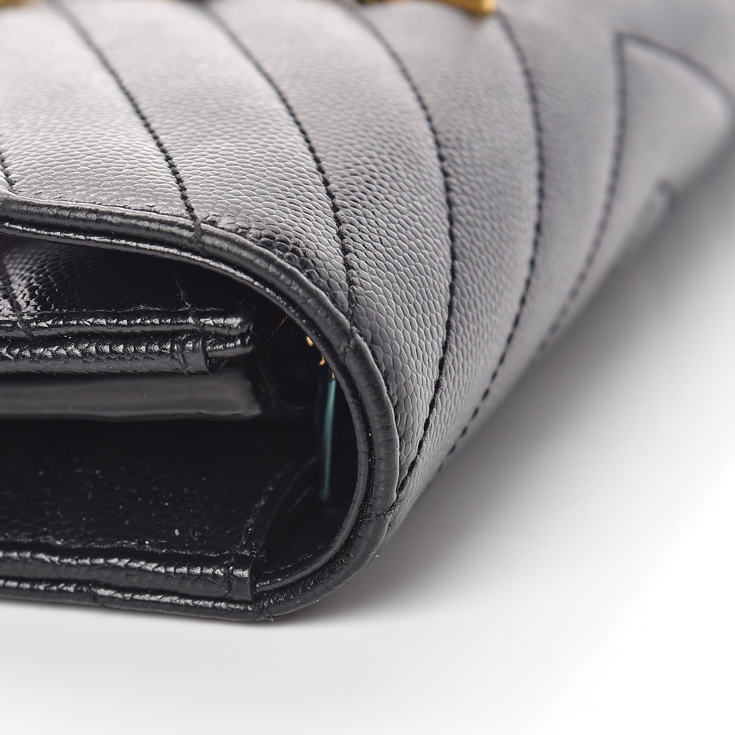 Saint Laurent Grain De Poudre Matelasse Chevron Monogram Flap Wallet Black 16 of 17