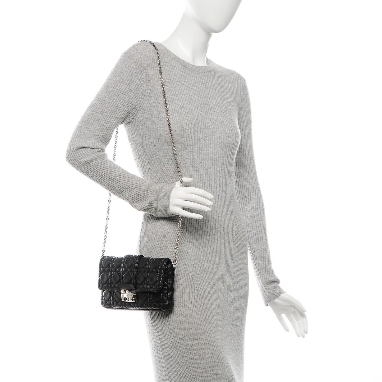 Lambskin Cannage New Lock Pouch Black