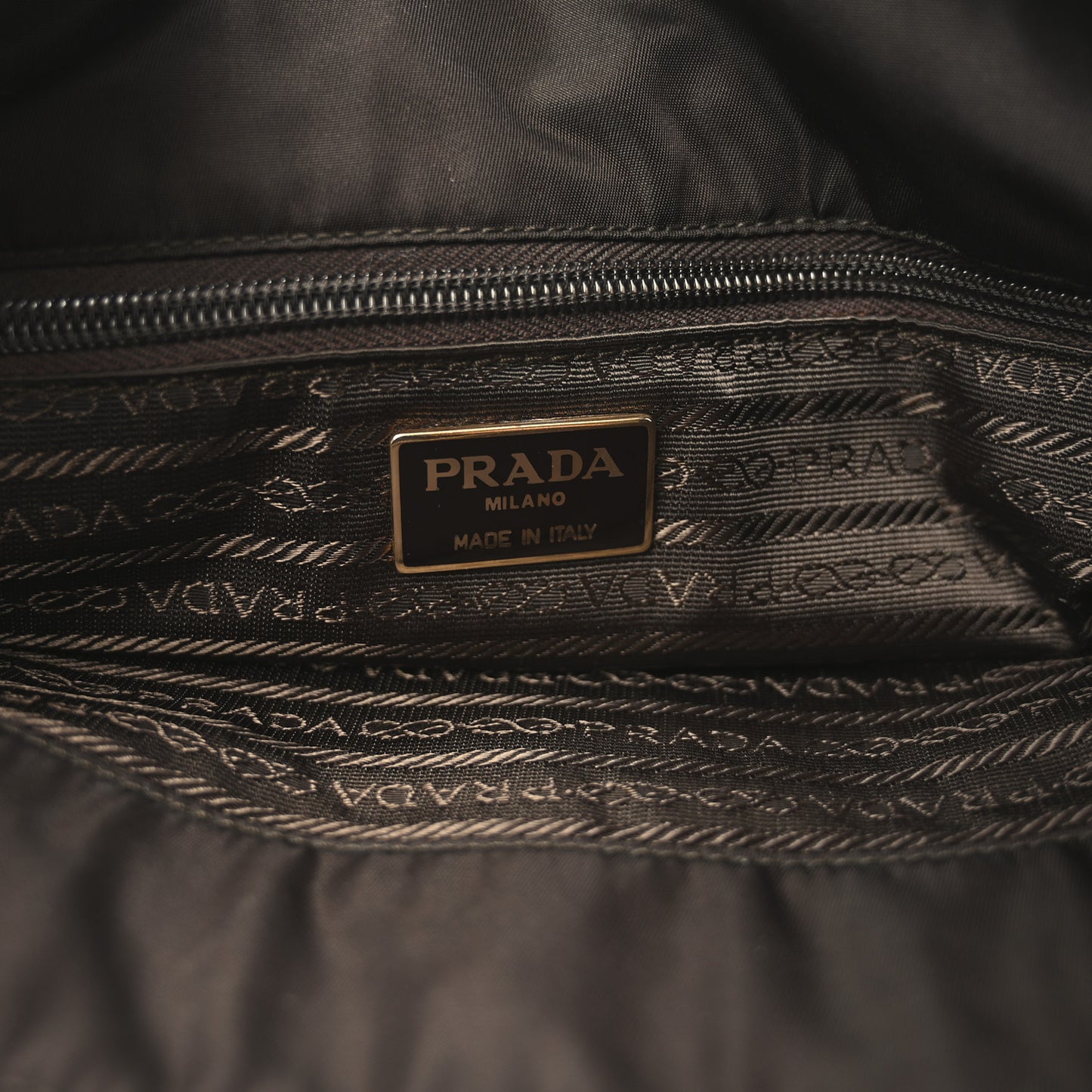 Tessuto Nylon Acciaio Chain Shoulder Bag Moro