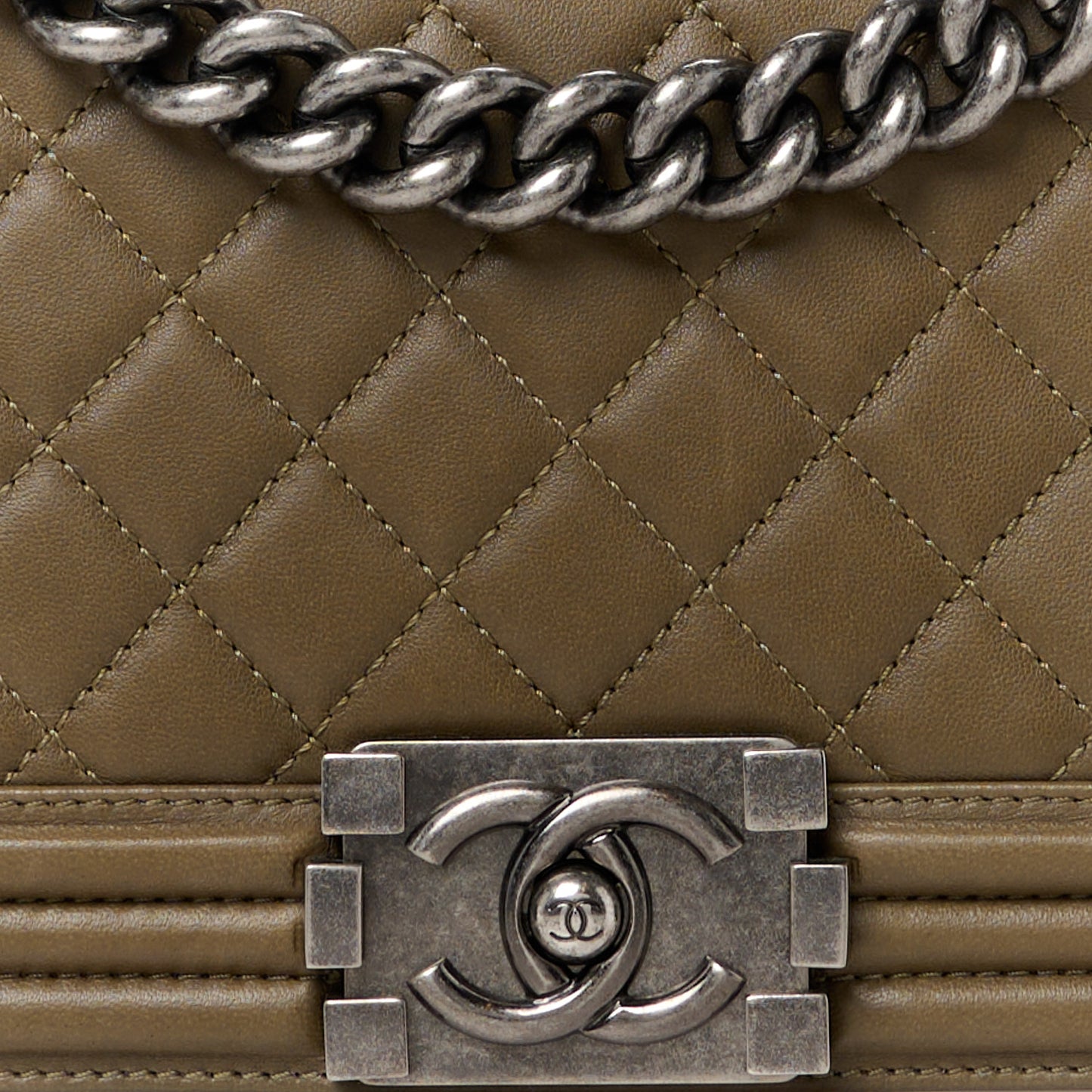 Lambskin Quilted Medium Boy Flap Green