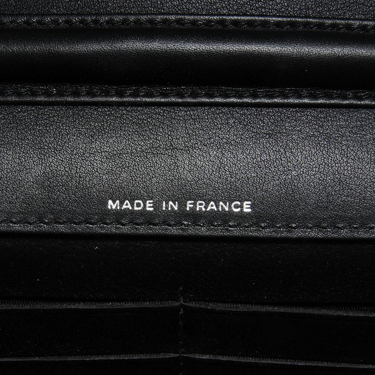 Patent Strass Wallet On Chain Black