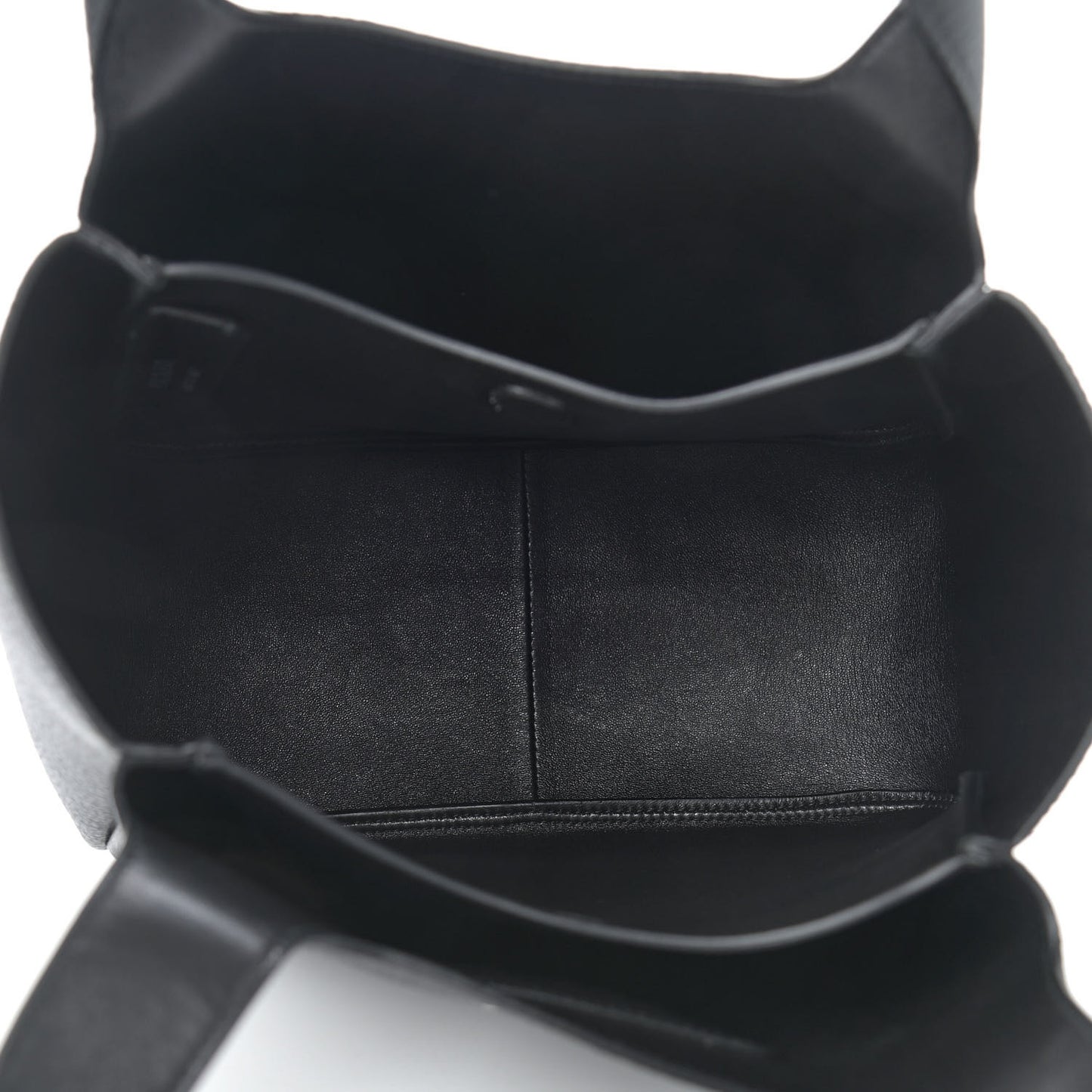 Vitello Daino Soft Medium Dynamique Tote Black