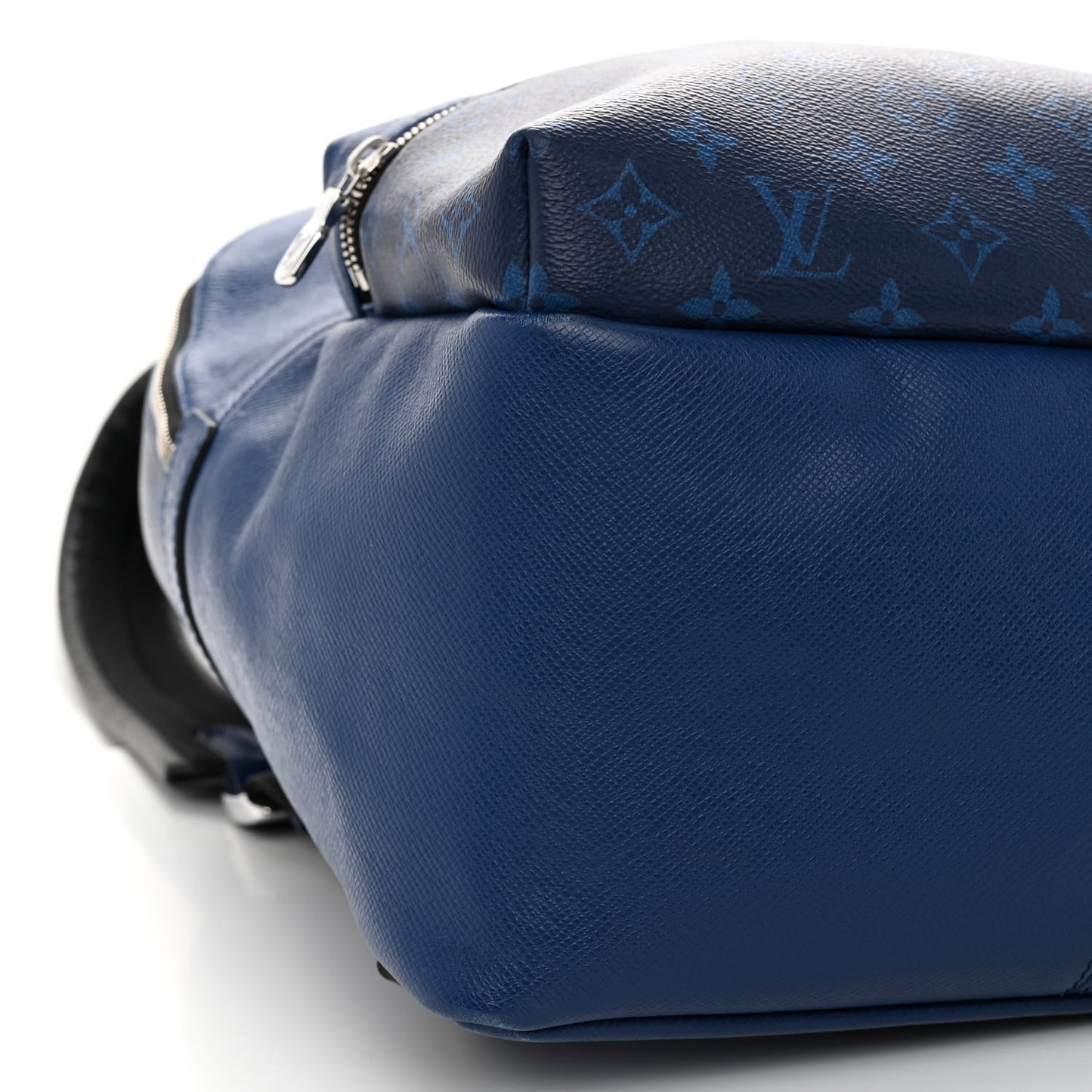 Taiga Monogram Discovery Backpack PM Cobalt
