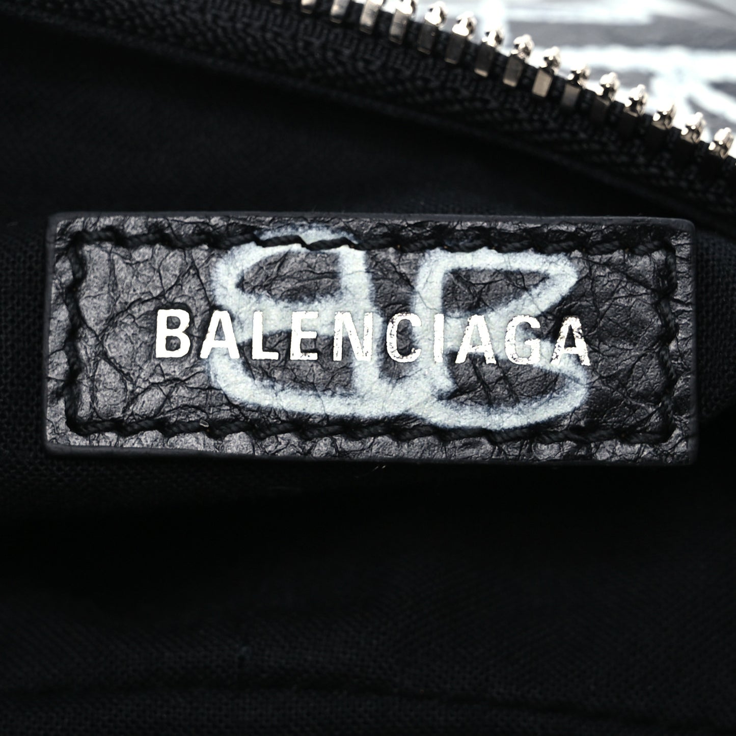 Agneau Arena Graffiti Le Cagole Shoulder Bag XS White Black