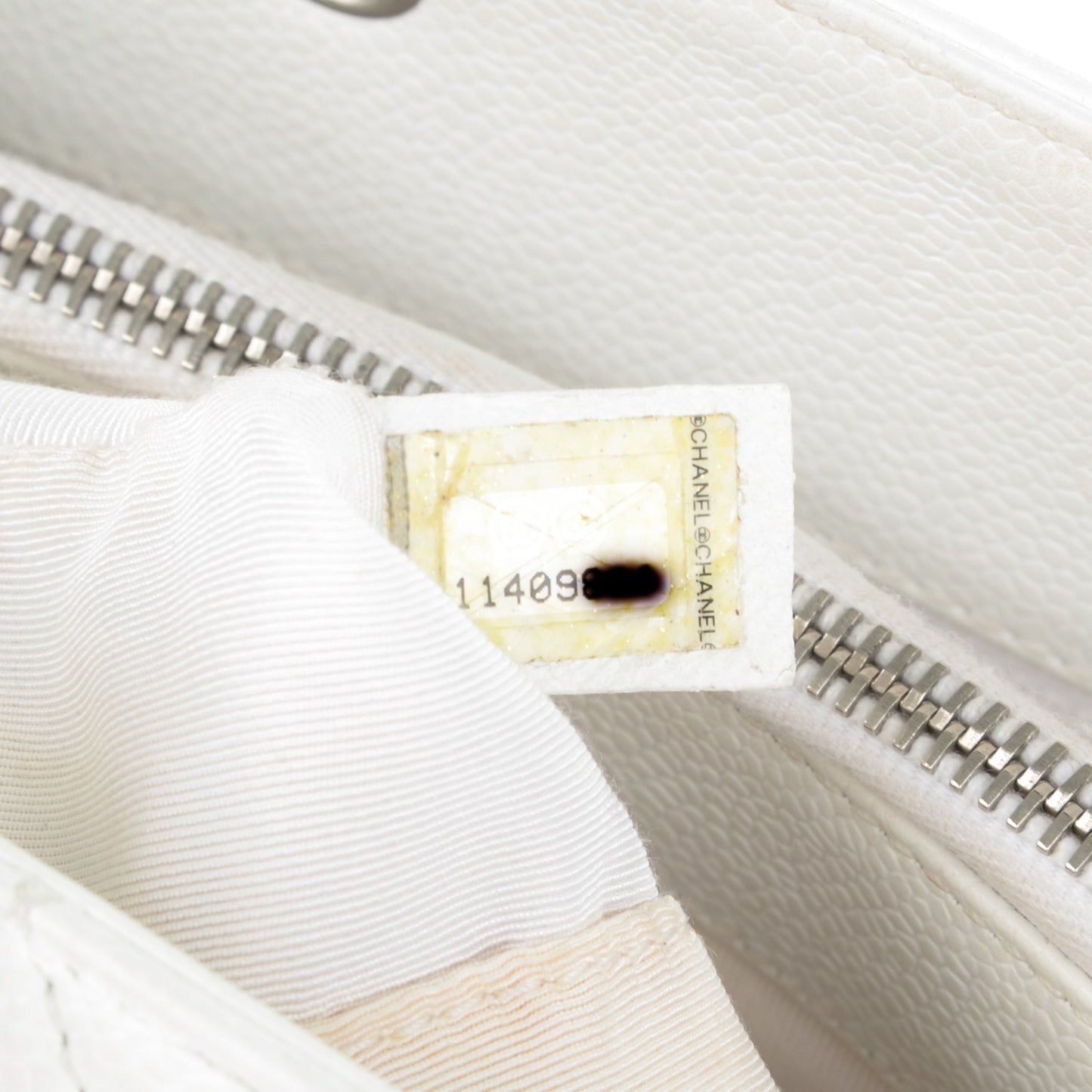 Caviar Quilted Grand Shopping Tote GST White