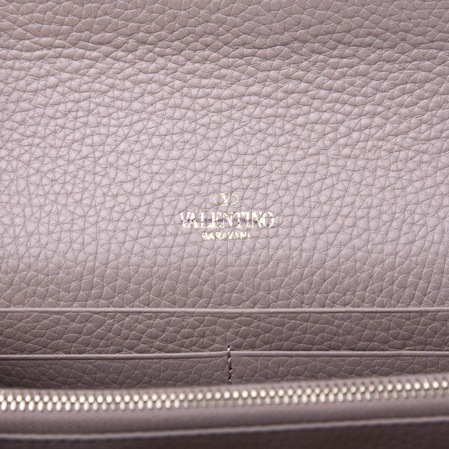 Pebbled Calfskin Rockstud Envelope Wallet on Chain Poudre