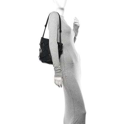 Bottega Veneta Nappa Maxi Intrecciato Clasp Bucket Bag Black 2 of 10