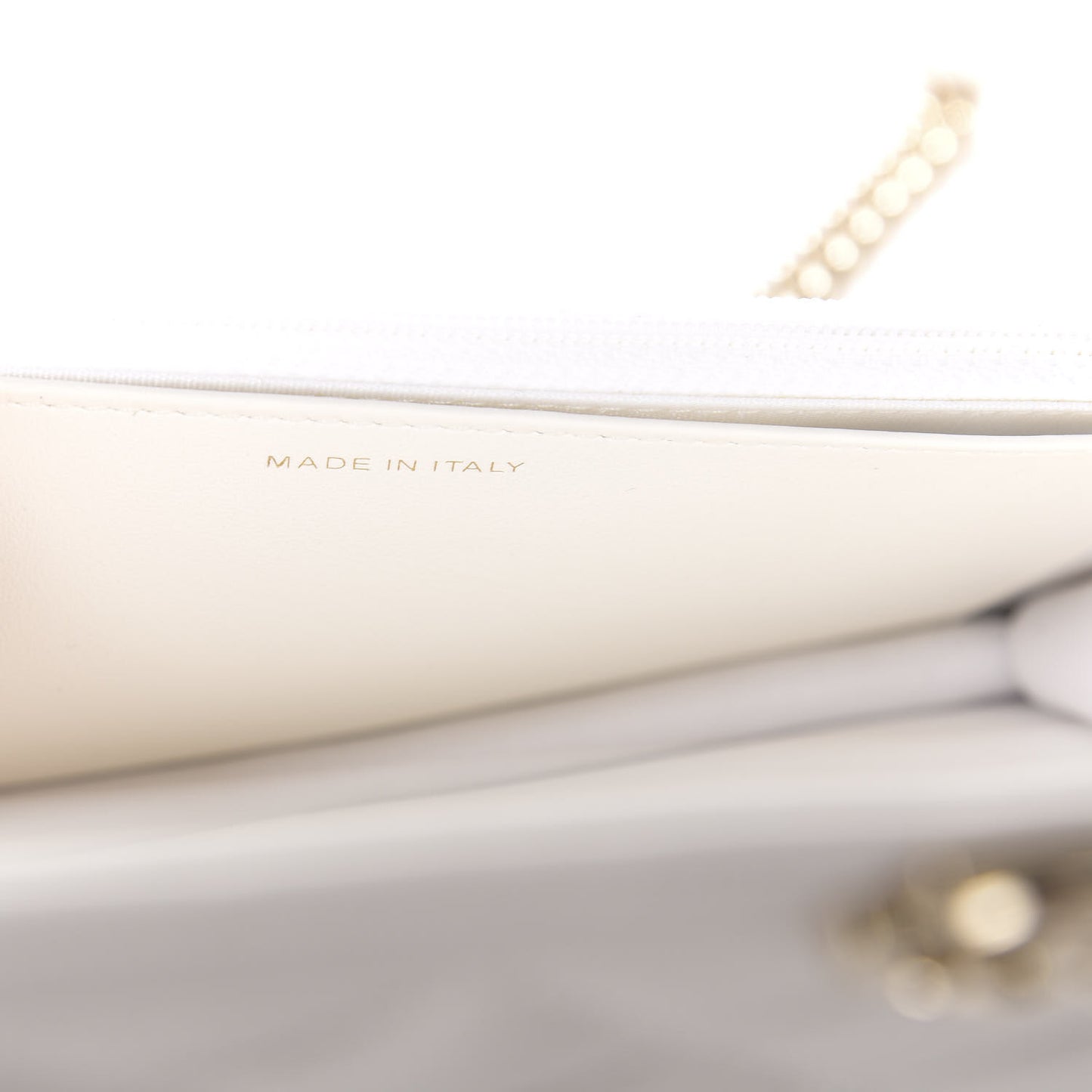 Caviar Quilted Boy Wallet On Chain WOC White
