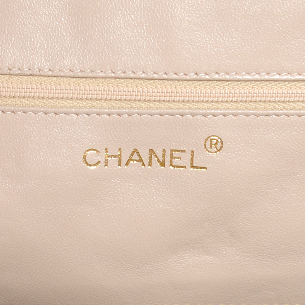 Caviar Quilted Small Chain Shoulder Bag White