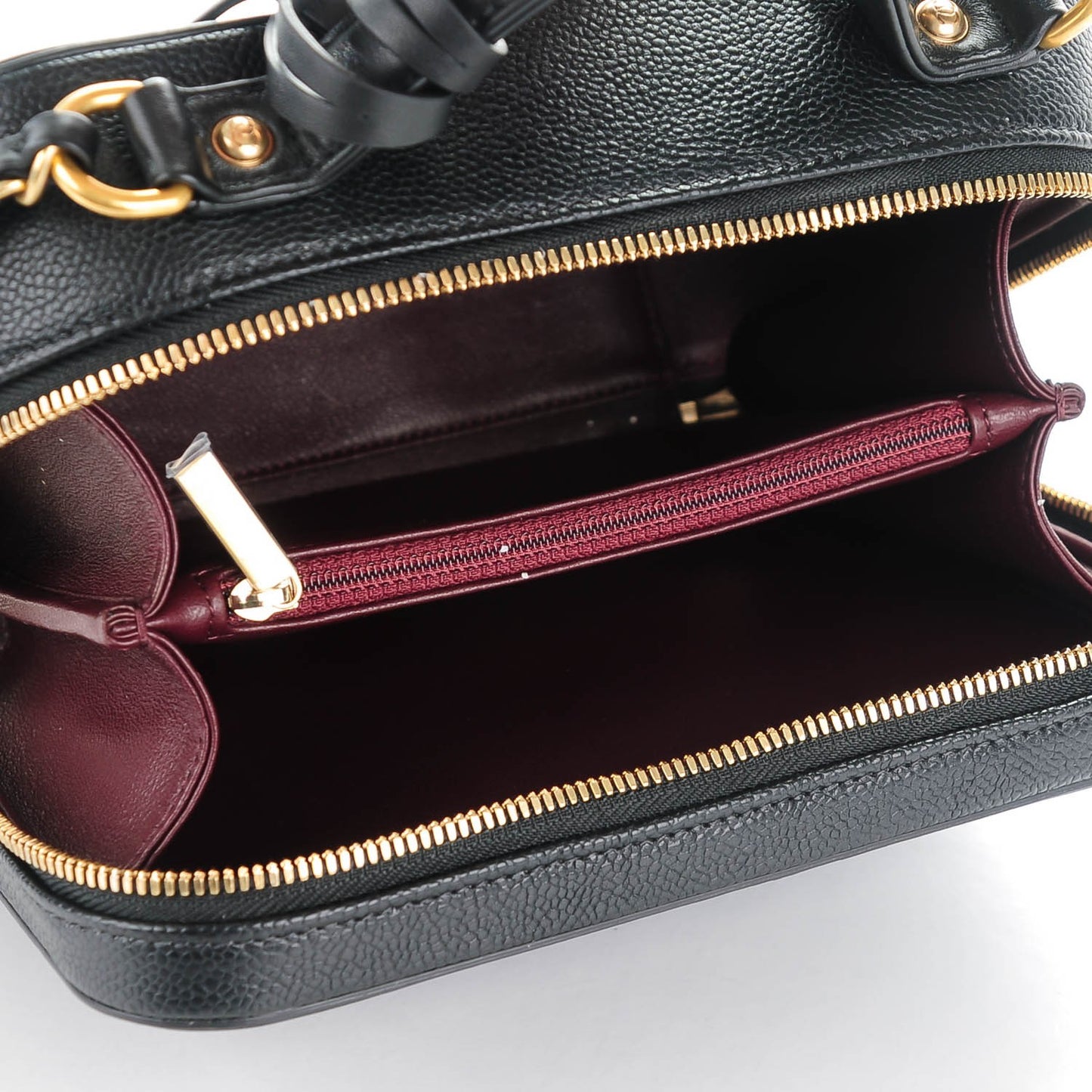 Caviar Quilted Medium CC Filigree Vanity Case Black