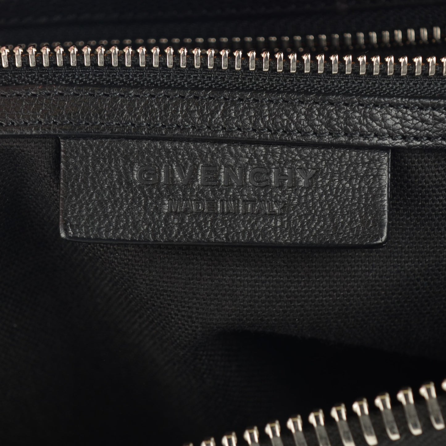 Sugar Goatskin Medium Antigona Black