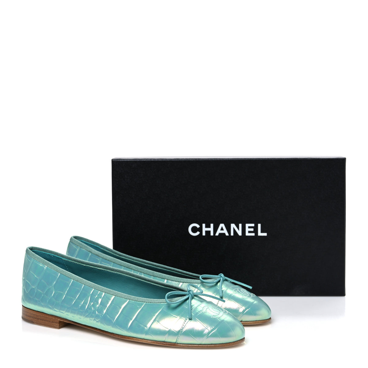 Iridescent Calfskin Crocodile Embossed Ballerina Flats 41 Green