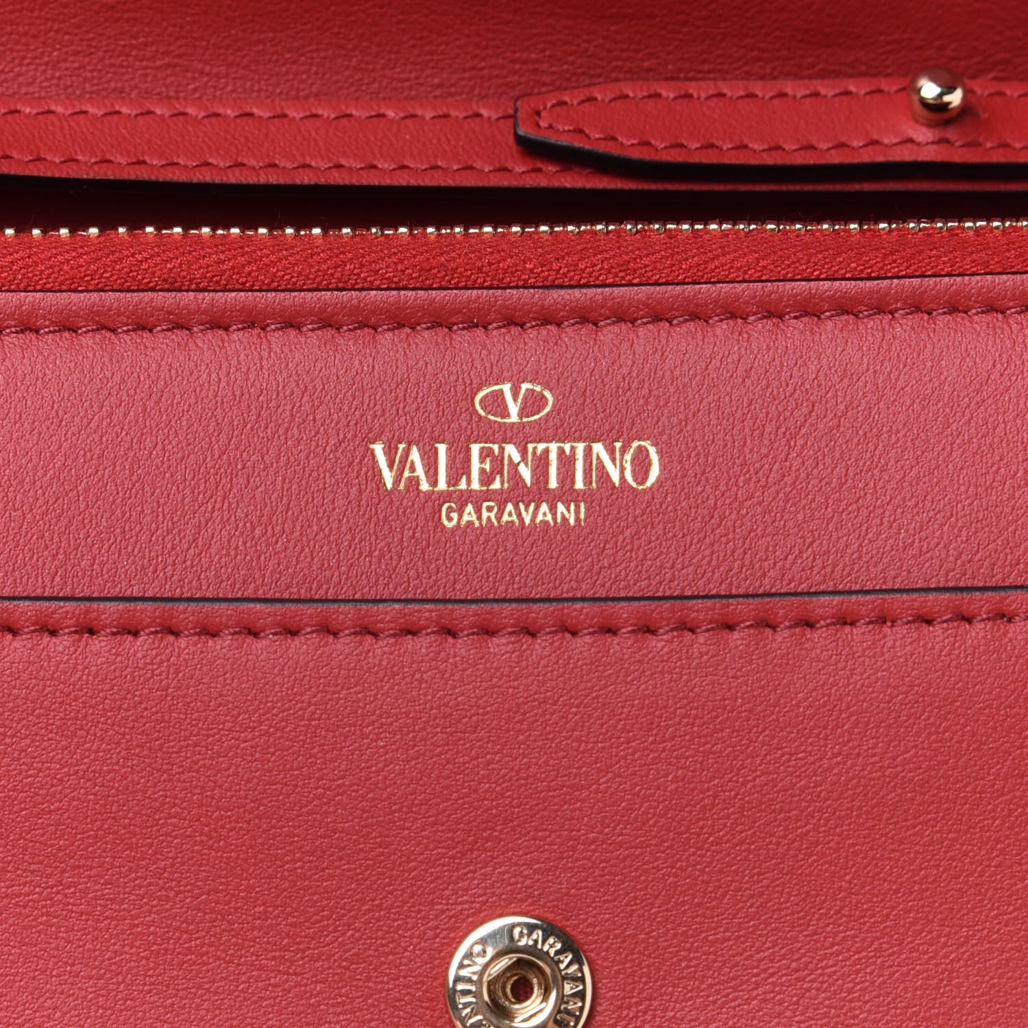Valentino Garavani Vitello Rockstud Carry Secrets Continental Wallet On Chain Red 6 of 9