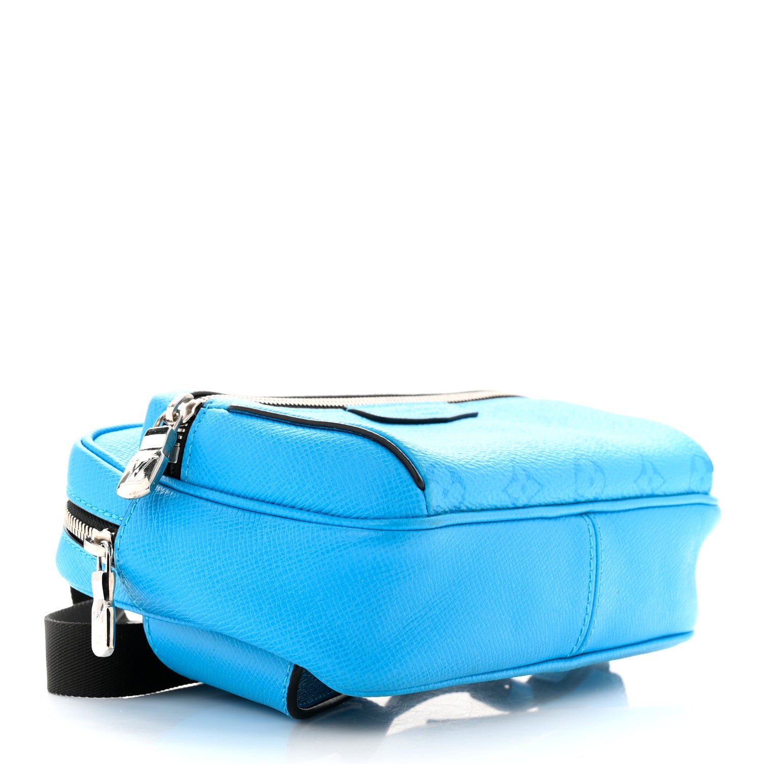 Louis Vuitton Taigarama Outdoor Bumbag Blue Lagoon 4 of 10