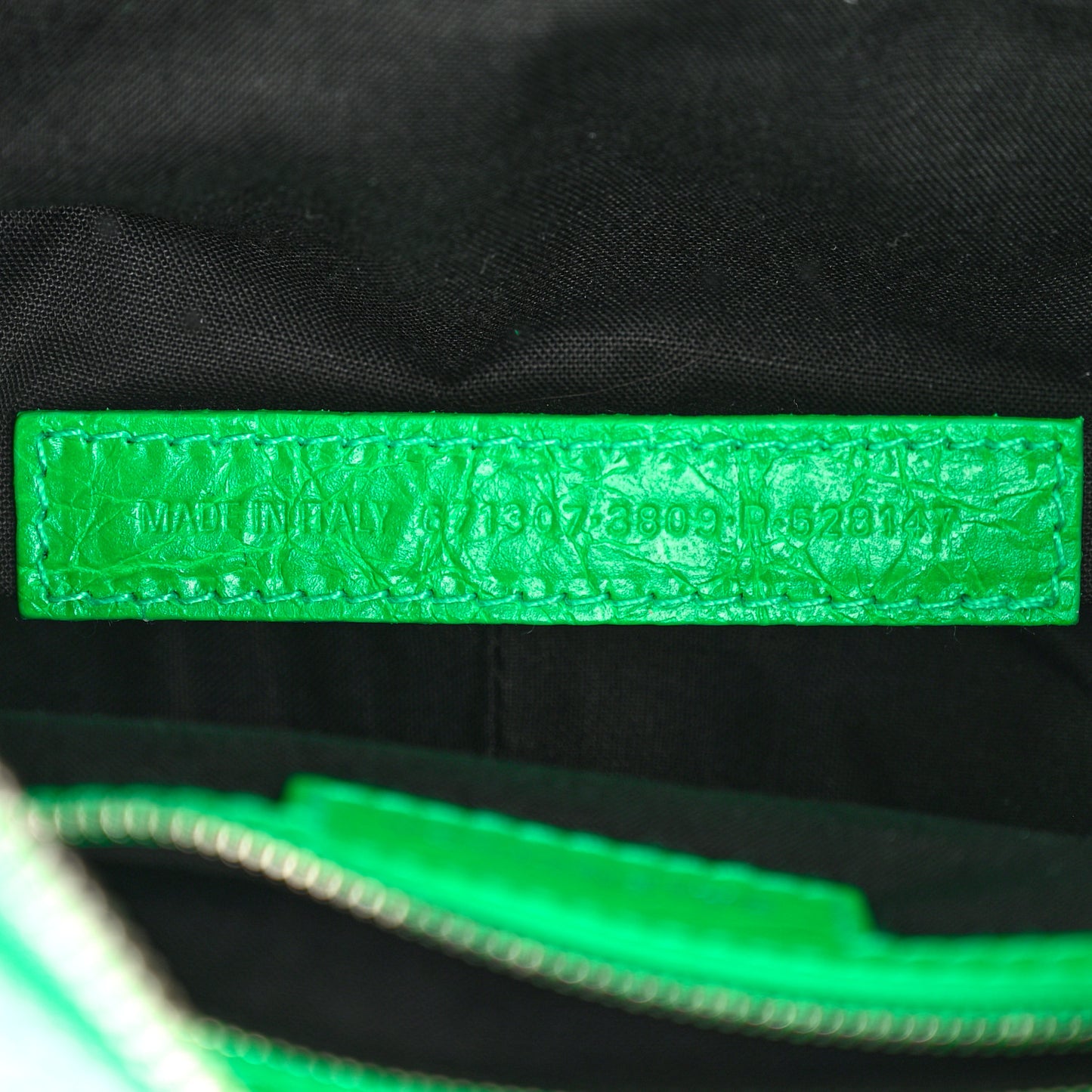 Agneau Arena Small Le Cagole Shoulder Bag Vivid Green