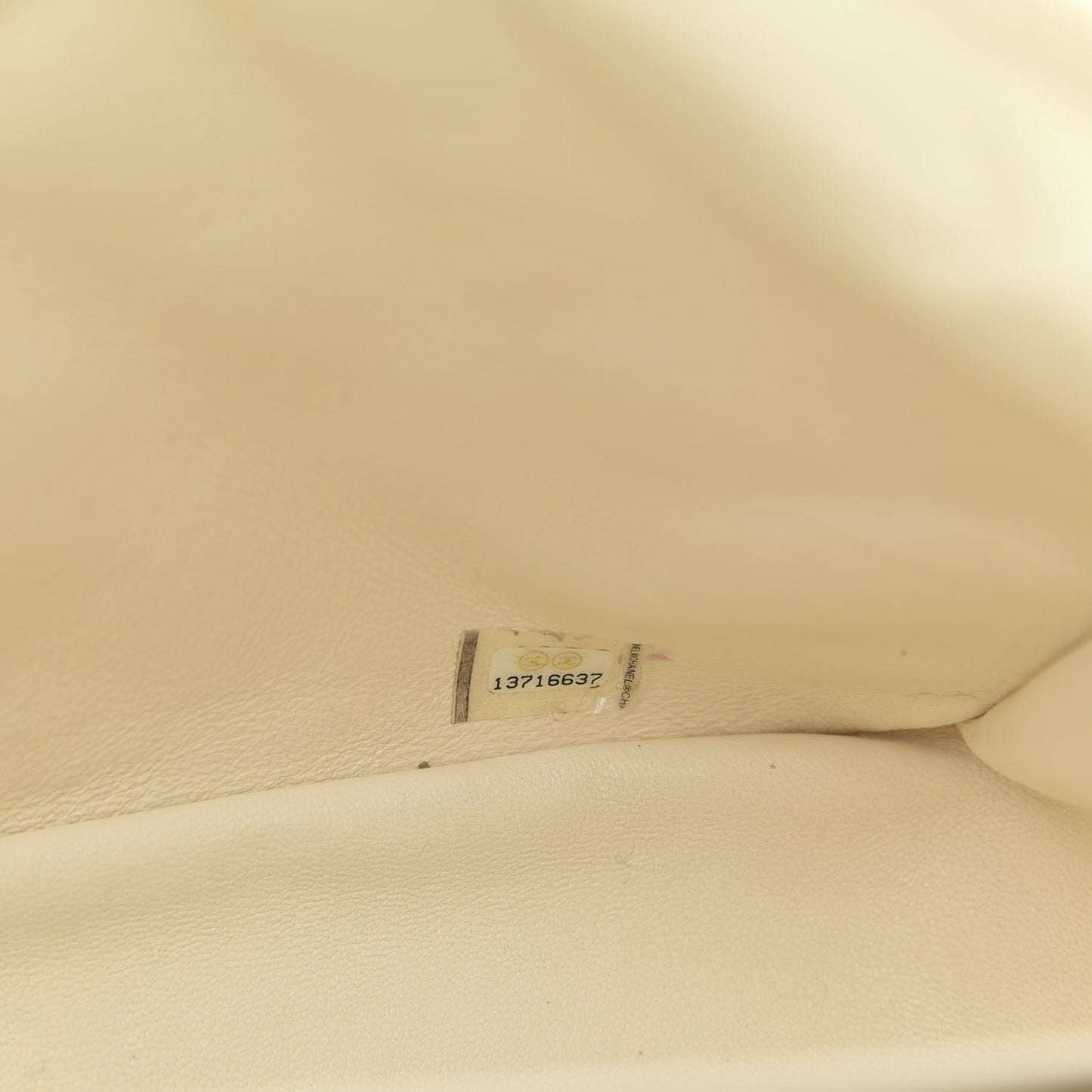 Lambskin Quilted Jumbo Single Flap Ivory