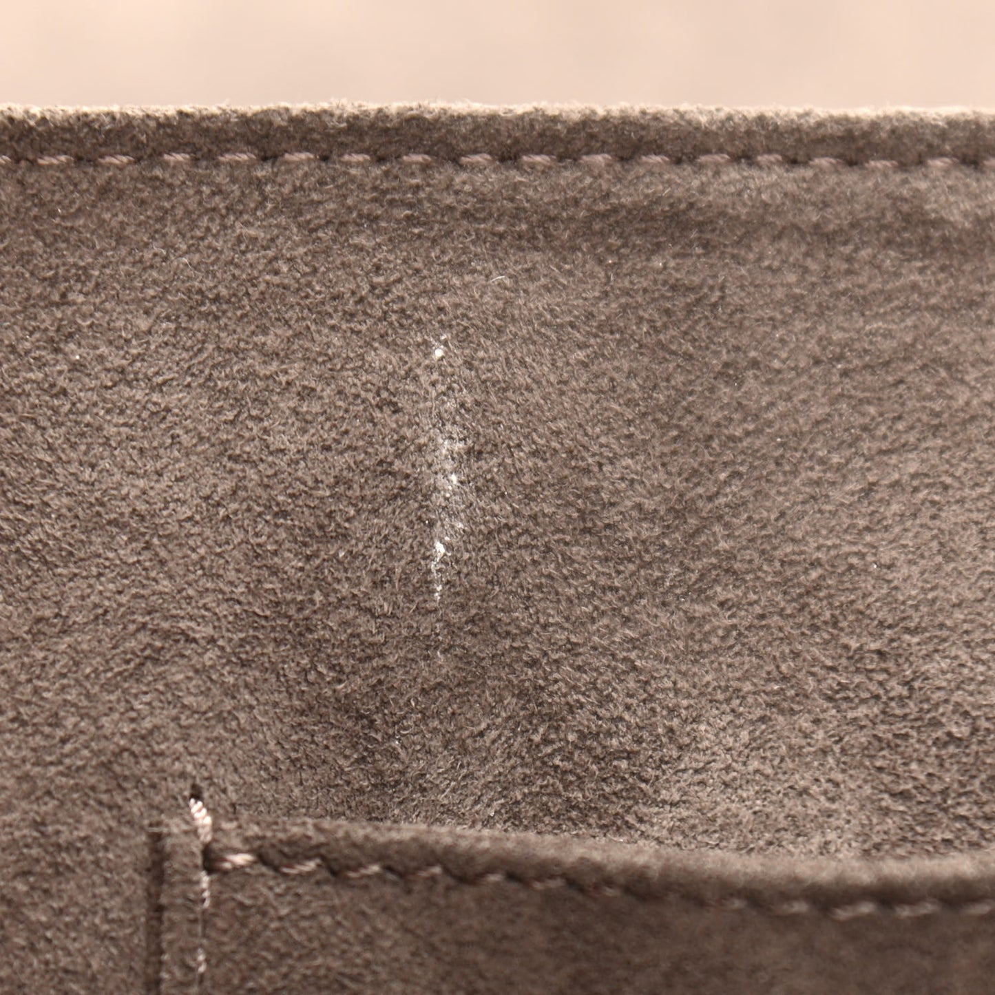 Vitello Liberty Scalloped Studded Kan I Shoulder Bag Plaster