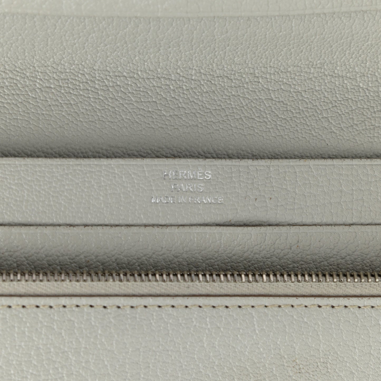 Chevre Mysore Azap GM Combined Wallet Gris Pale