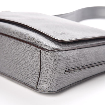 Louis Vuitton Taiga Roman PM Messenger Glacier 15 of 16