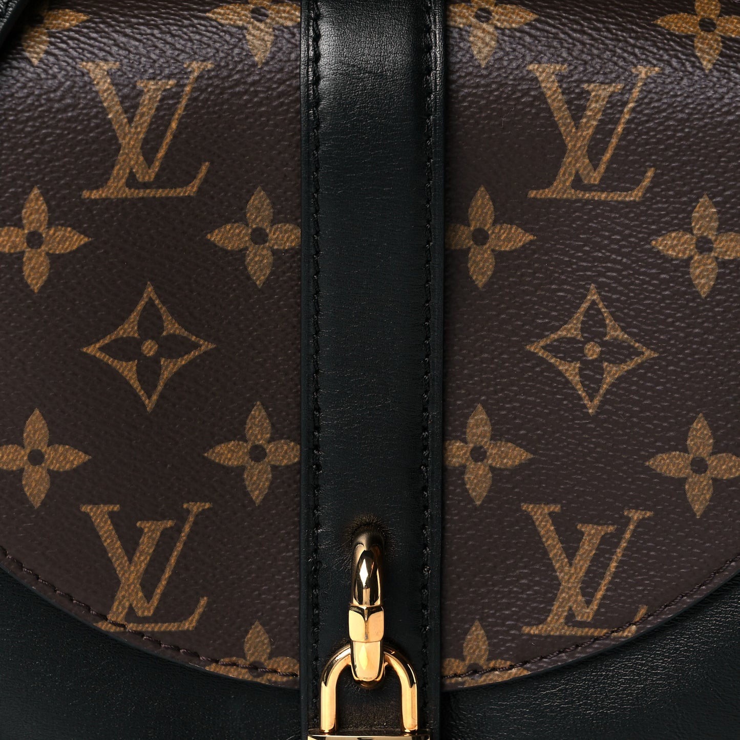 Reverse Monogram Chantilly Lock Black