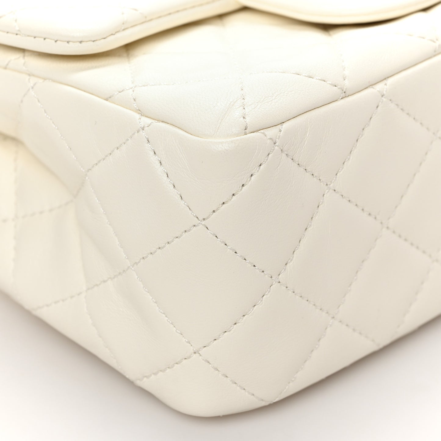 Lambskin Quilted Mini Pearl Crush Flap White