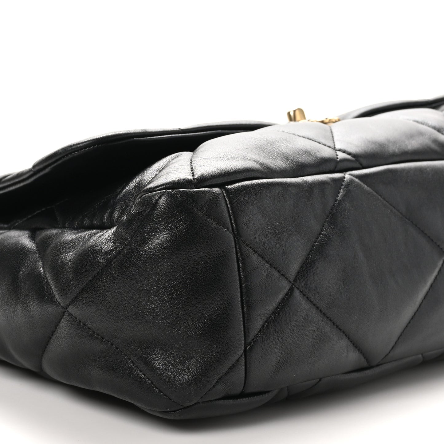 Lambskin Quilted Maxi Chanel 19 Flap Black