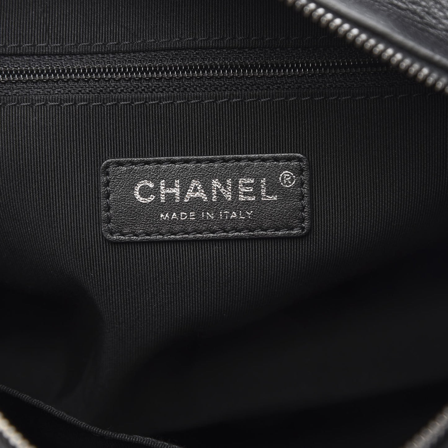 Calfskin Chain 20s Signature Hobo Black