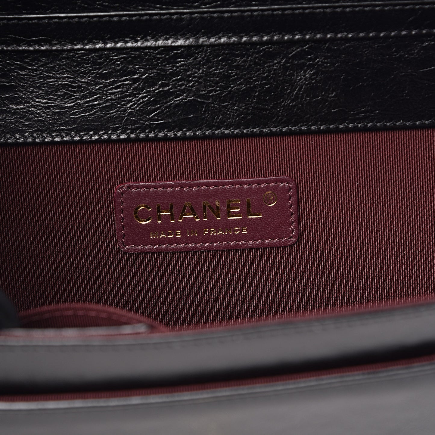 Glazed Crackled Calfskin Wallet On Chain WOC Black