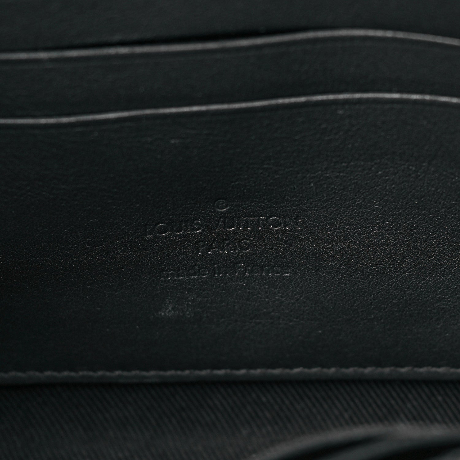Louis Vuitton Taurillon Alpha Wearable Wallet Black 7 of 11