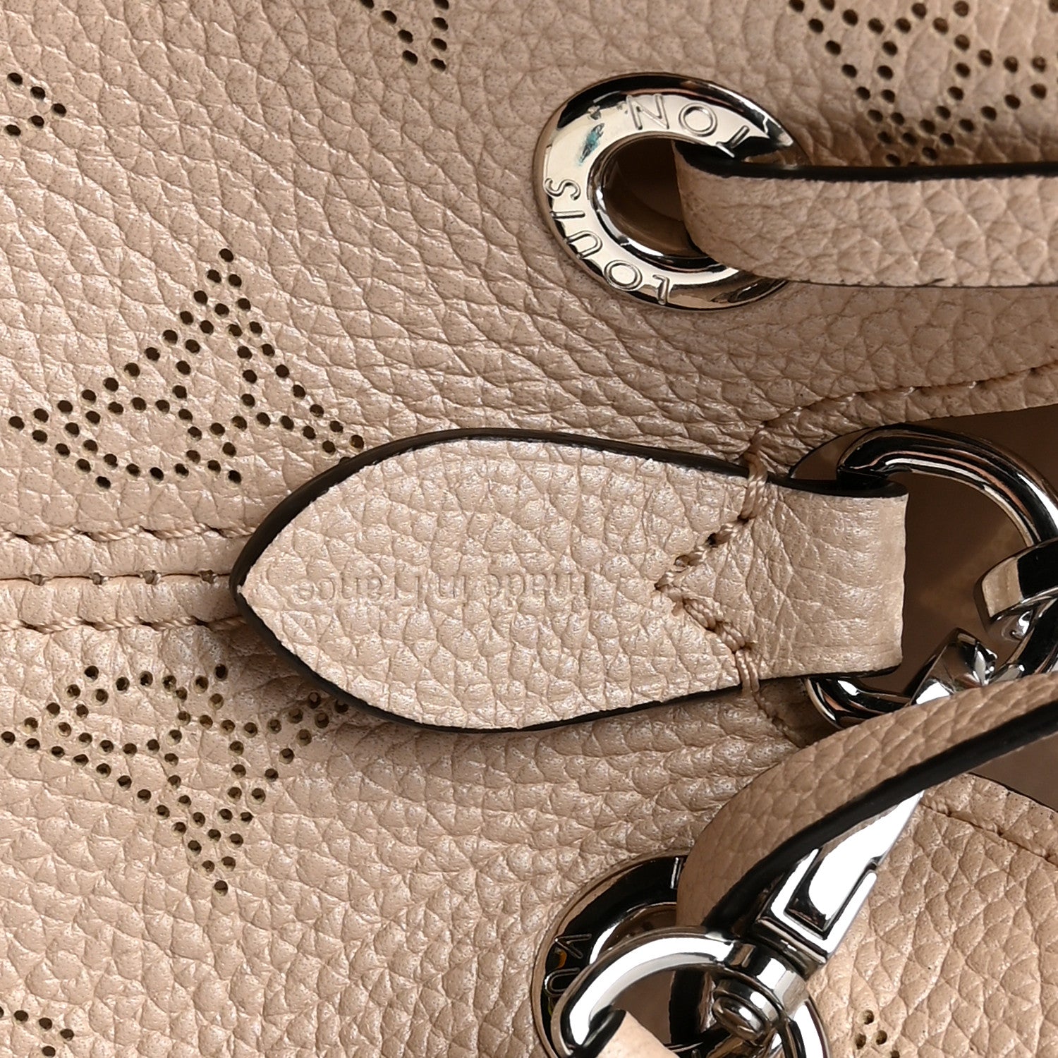 Louis Vuitton Mahina Bella Magnolia 7 of 10