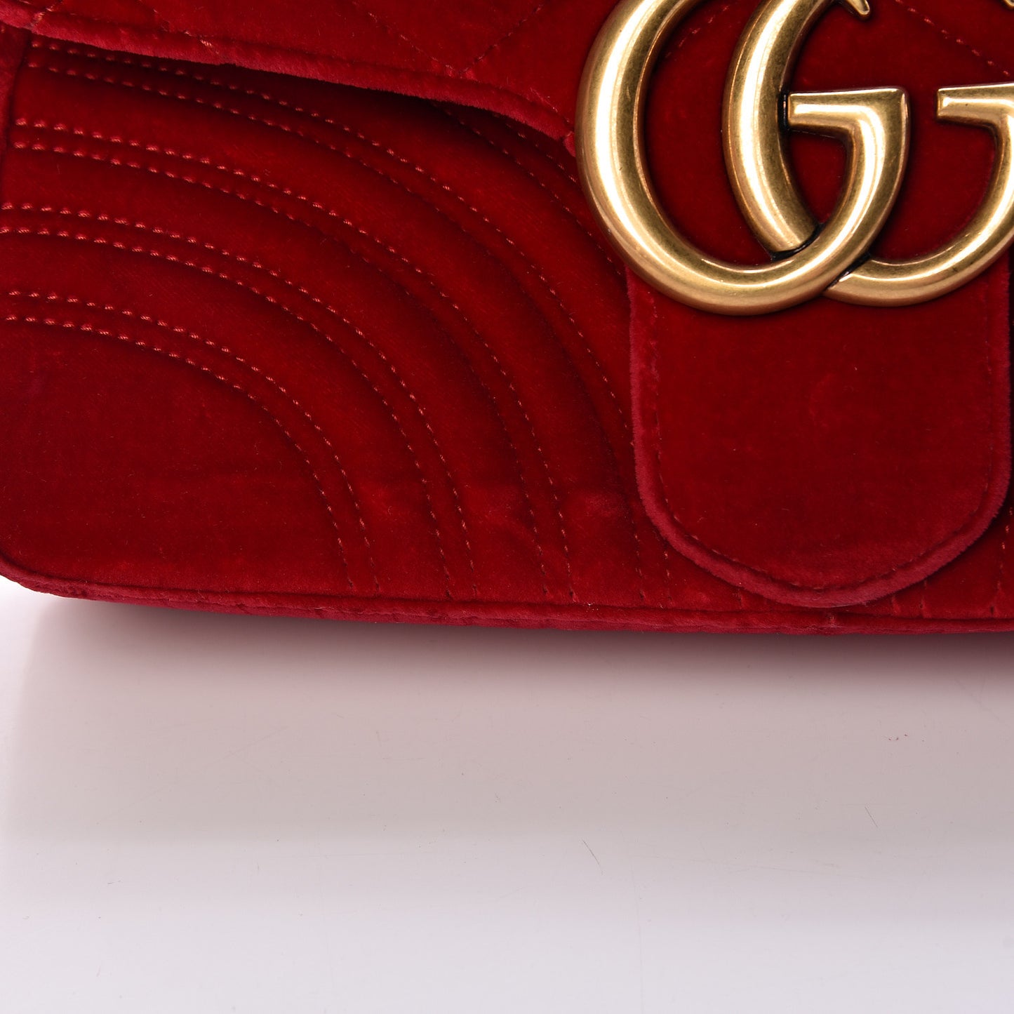 Velvet Matelasse Medium GG Marmont Shoulder Bag Hibiscus Red