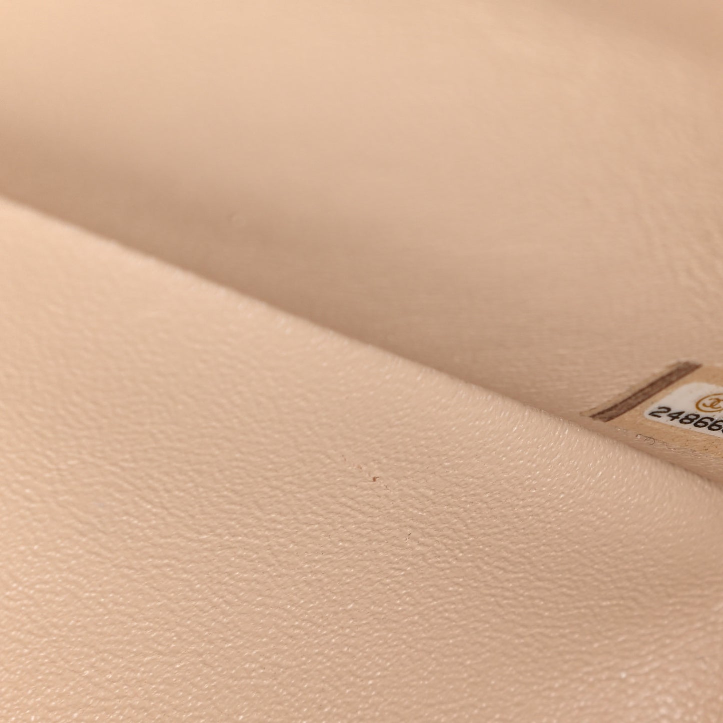 Caviar Quilted Jumbo Double Flap Beige Clair