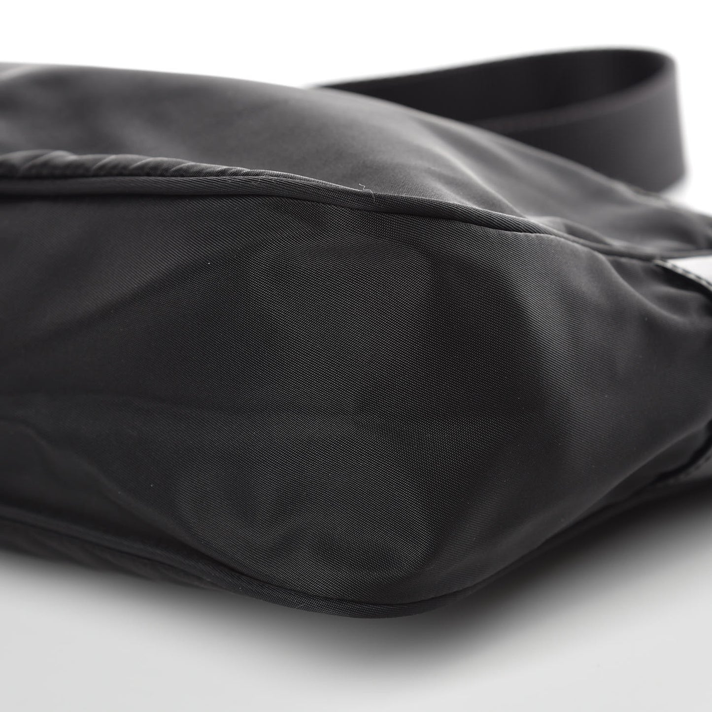 Nylon Flat Messenger Bag Black