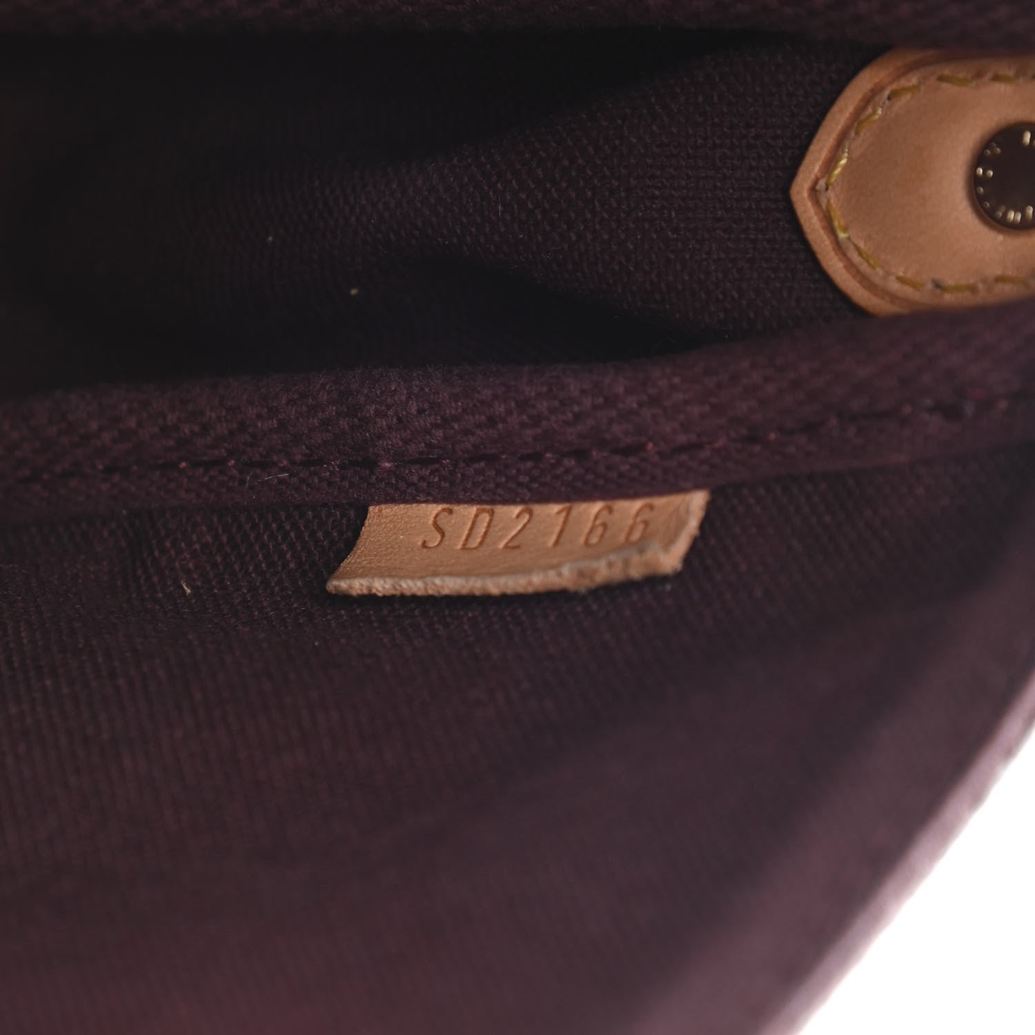 Louis Vuitton Monogram Favorite MM 8 of 14