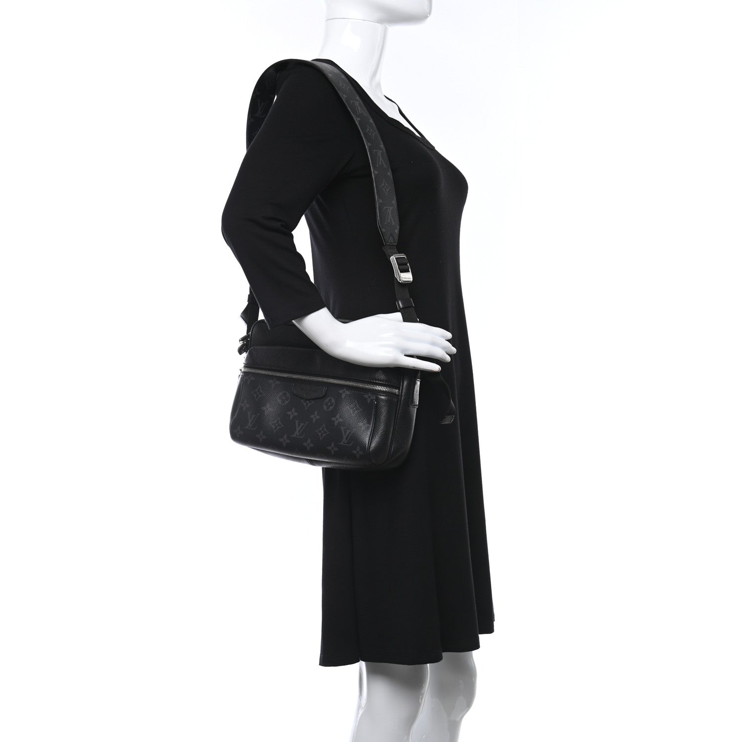 Louis Vuitton Taiga Monogram Outdoor Bumbag Black 2 of 7