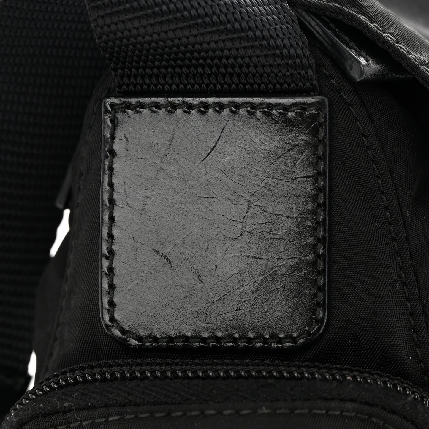 Tessuto Nylon Saffiano Small Vela Messenger Black