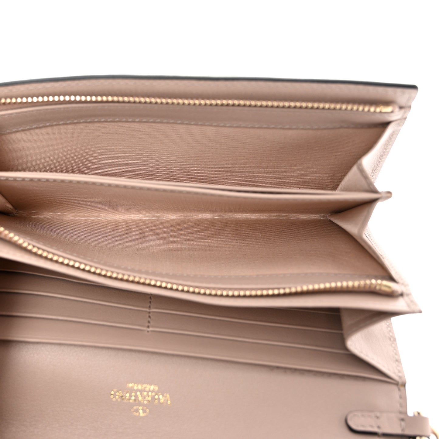 Calfskin Rockstud Wristlet Travel Wallet Poudre