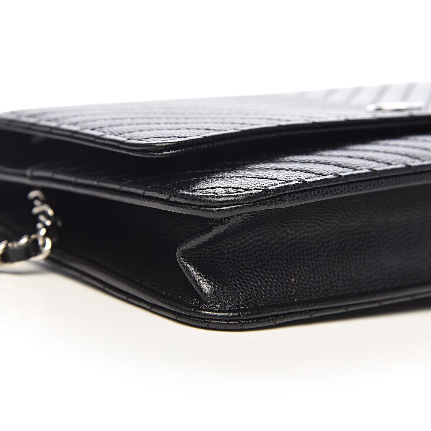 Caviar Chevron Quilted Wallet On Chain WOC Black