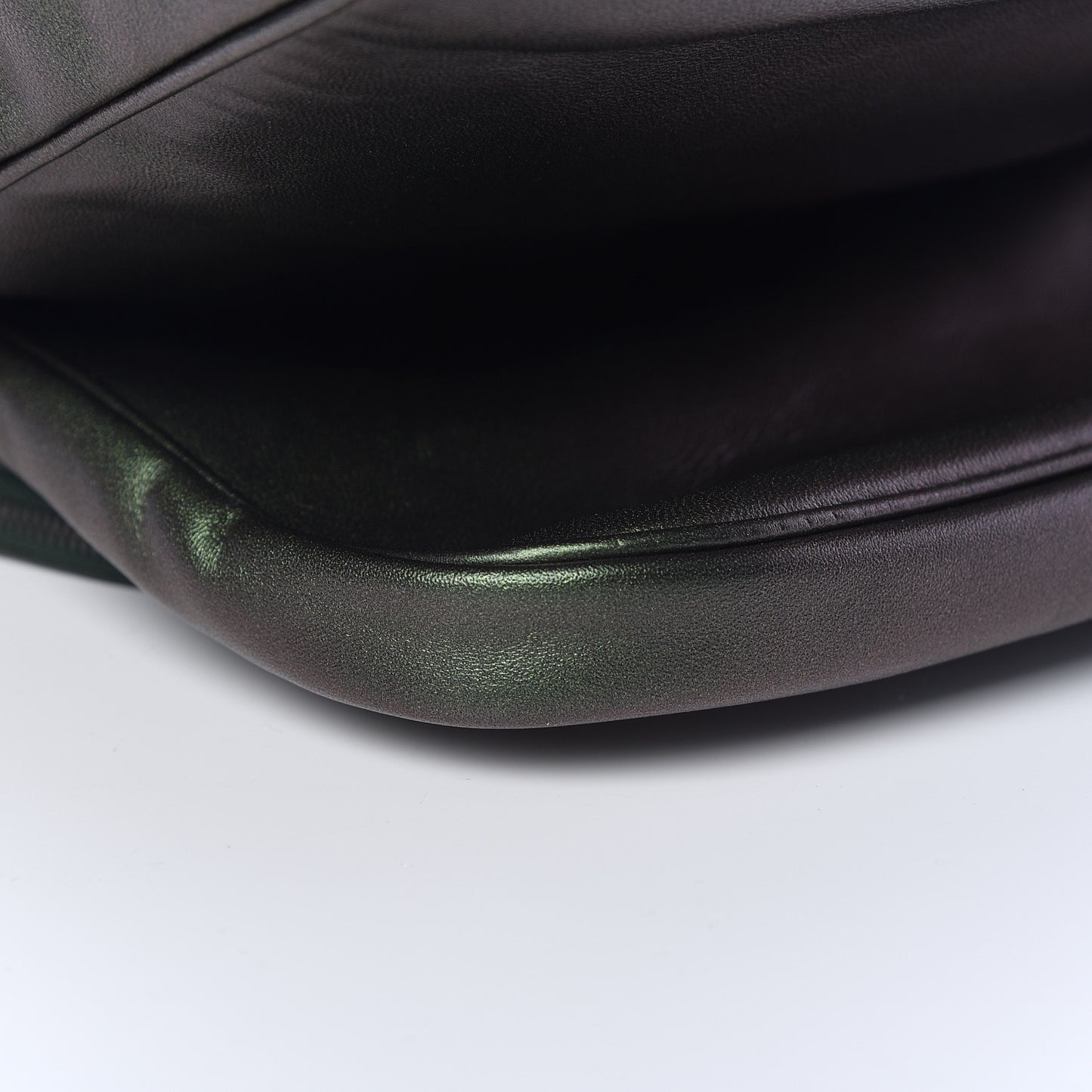 Iridescent Scarabee Multi Pocket Tote Green