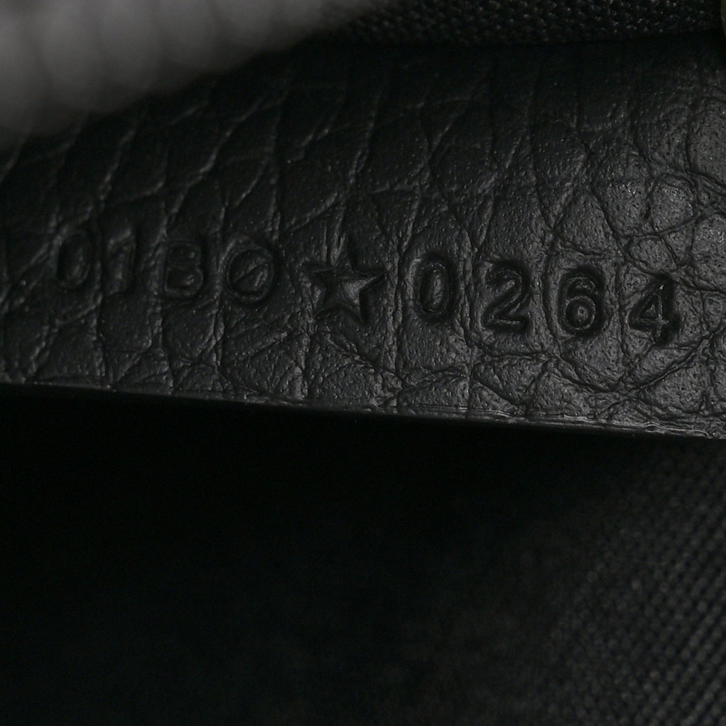 Grained Calfskin Embossed Dior Gravity Rider Zipped 2.0 Messenger Black