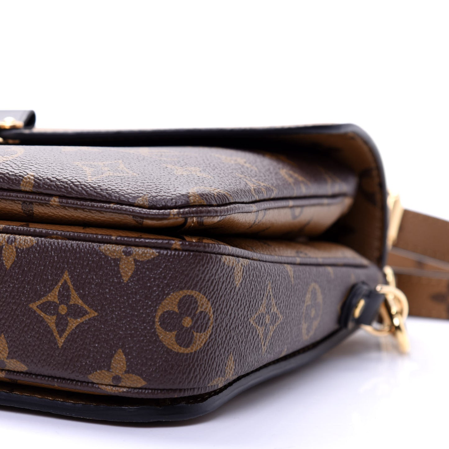 Reverse Monogram Pochette Metis